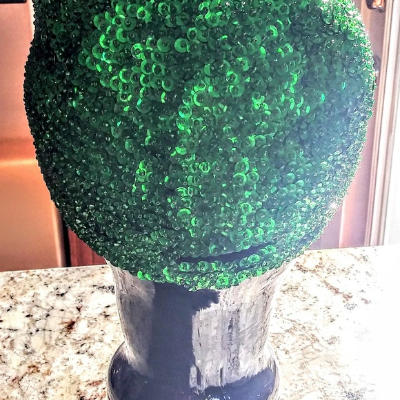 Green sequin caps (2) great for St.Patrck's Day! - Picture 5 of 6